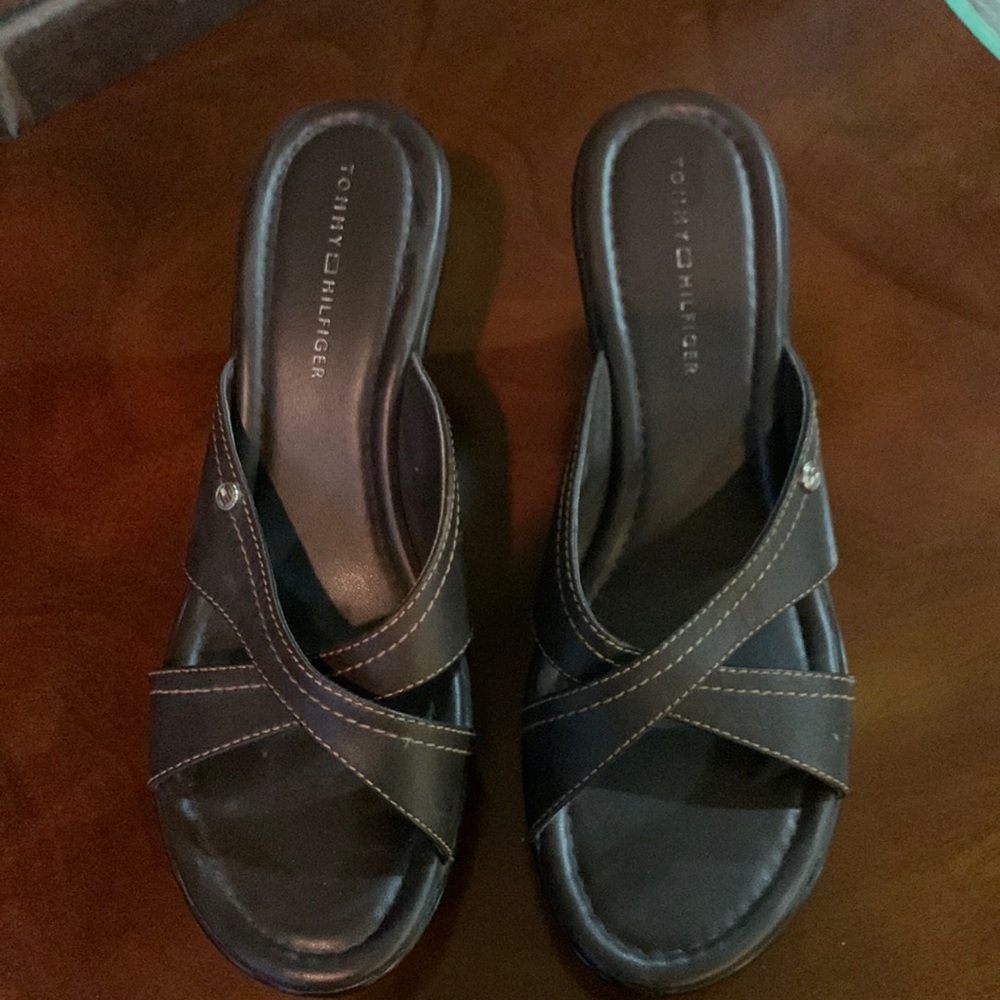 Tommy Hilfiger like new wedge sandal size 9m